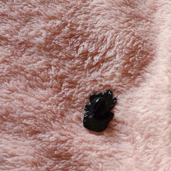 ANGRY PLANT ENAMEL PIN - Picture 3 of 3